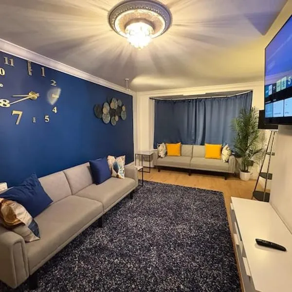 Modern & Spacious 3BR House Bracknell - Berkshire, hôtel à Easthampstead