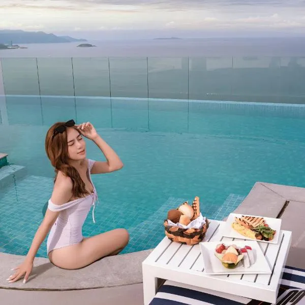 Amelia Seafront Premium Suites, hotel v Nha Trangu