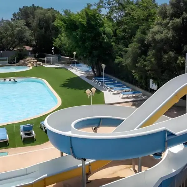 Camping Acqua E Sole、サント・リュシ・ド・ポルト・ヴェッキオのホテル