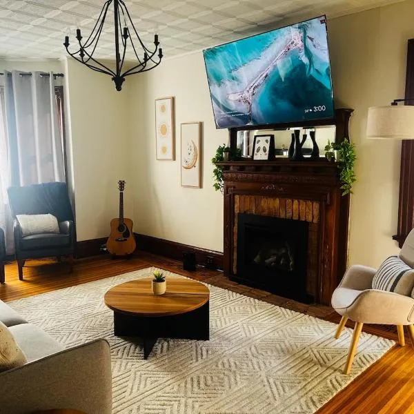 Elegant Retreat Niagara Falls, CA, hotel in Niagara Falls