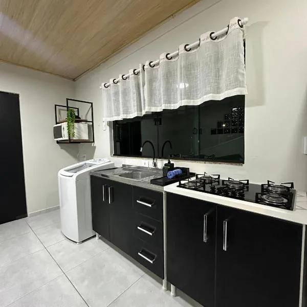 LOFT Completo - próximo ao Centro com Ar Condicionado, hotel in Joinville