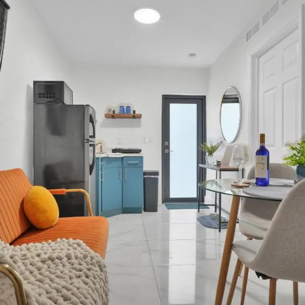 Suite Azul Miami - Private Guest Suite with Patio, Free Parking, Near Wynwood and Beaches, hotel in Miami