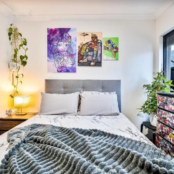 Bright & Cozy Room in Contemporary Home، فندق في بيرث