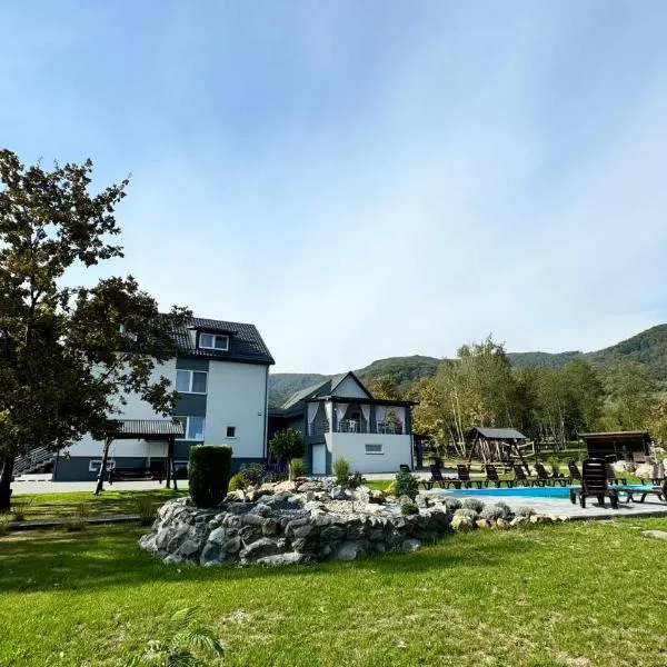 Bier House, hotel en Velyatyn