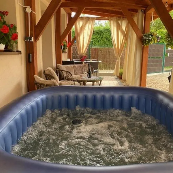 Dom Wakacyjny Gajówka z ogrodem i jacuzzi do stoku 2km, ξενοδοχείο σε Rzyki