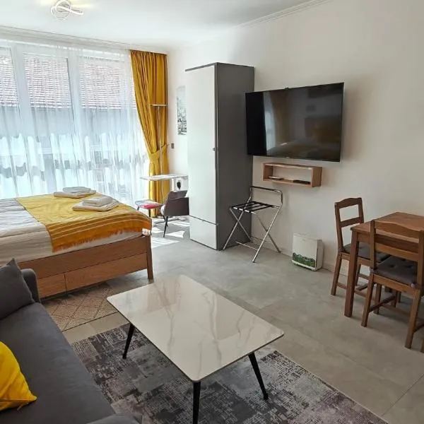 Vivid Sea and City Luxury Studio 2 plus 2, Hotel in Burgas