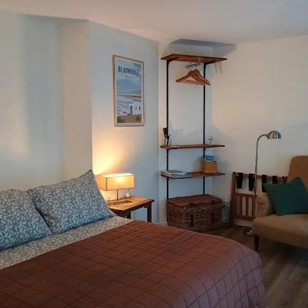 Agréables chambres indépendantes - Coutances centre, hôtel à Coutances