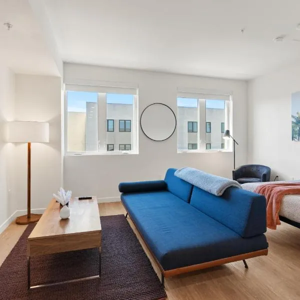 Bright Studio on Sunset Blvd Pool, Parking, Gym, hotell Los Angeleses
