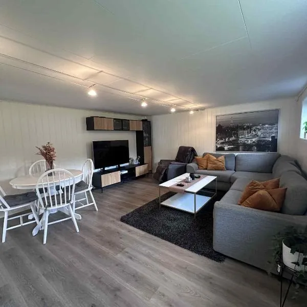 Basement apartment in beautiful Volda, готель у місті Volda