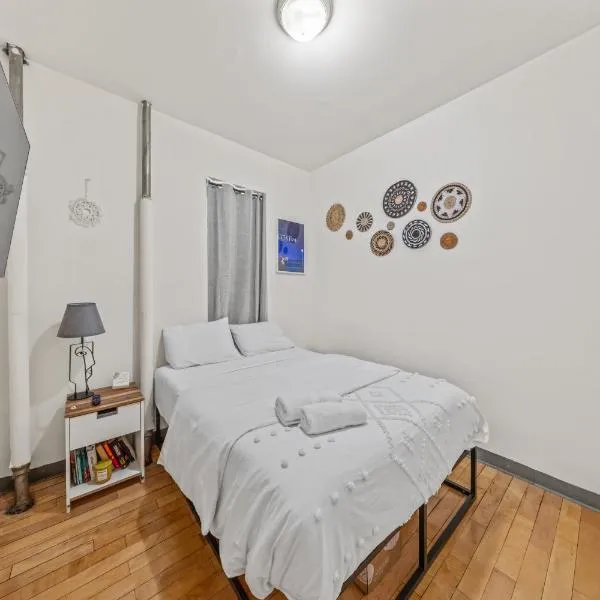 Heart of Downtown Manhattan - Stylish One Bedroom Apartment in Vibrant Union Square, hotel in New York