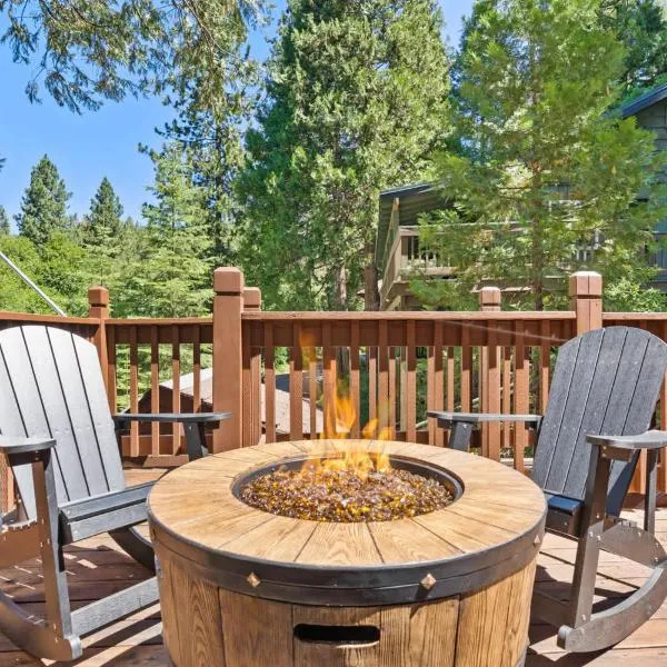 Lewis Creek cabin near Yosemite king beds, hotel in Oakhurst