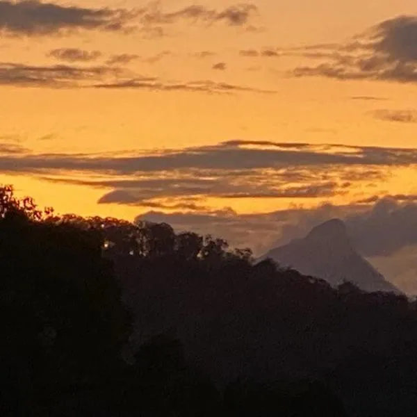 Eagles Rest -4WD AWD access -a private retreat for two-, hotel in Upper Burringbar