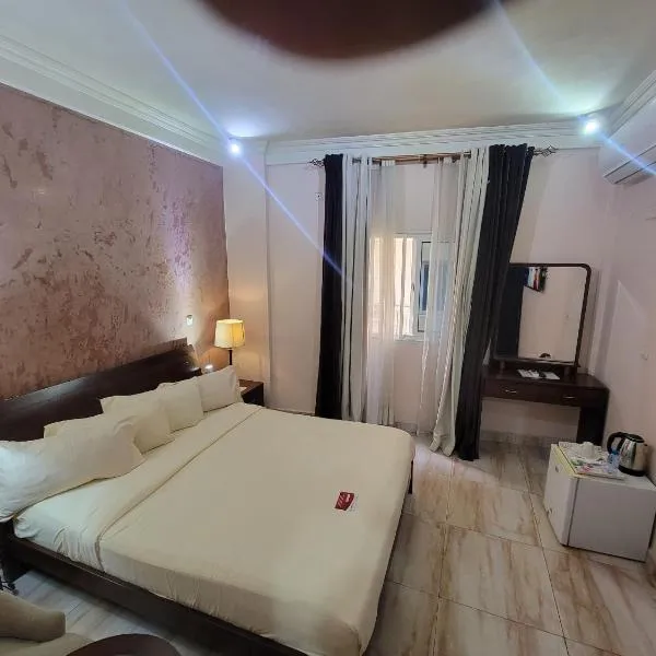 Safyad Hotel、ヤウンデのホテル