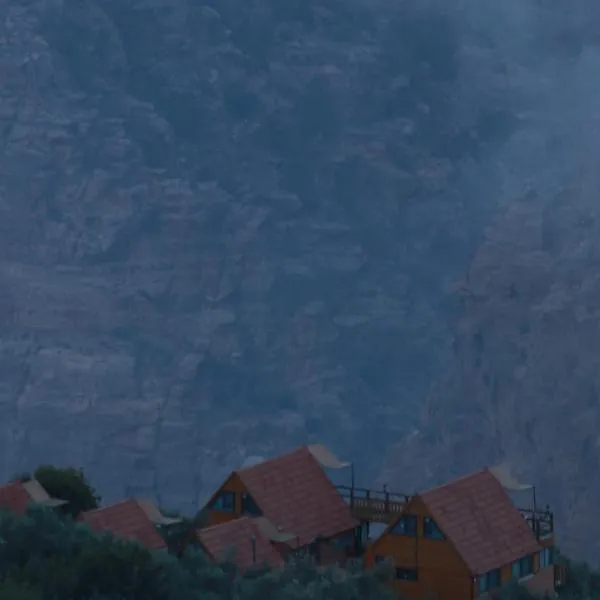 Dana luxury huts, hotel in Dana