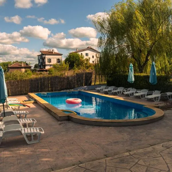 Indigo Villas, Hotel in Pismenovo