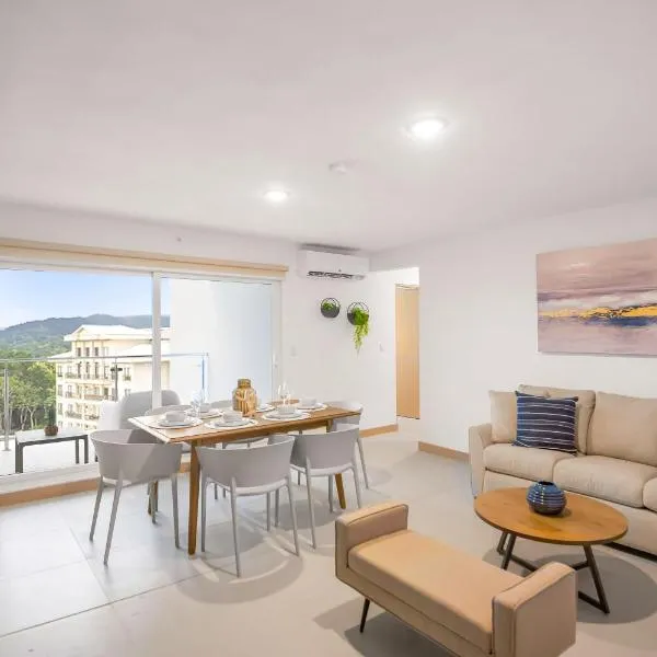Upstay - New Condo Just Steps Away from the Beach, hotel i Jacó