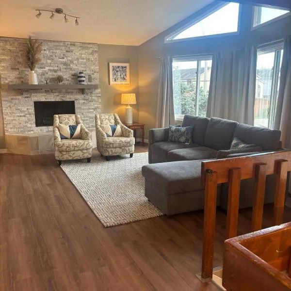 Upscale Anchorage Getaway, Cozy & Newly Remodeled, hotel en Anchorage