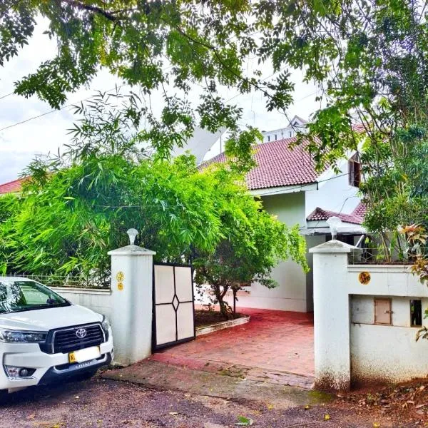 Citadel Luxury Villa Trivandrum-Just 5 Km to Railway Station & 5 Min to Padmanabha Swamy Temple, hotel in Trivandrum