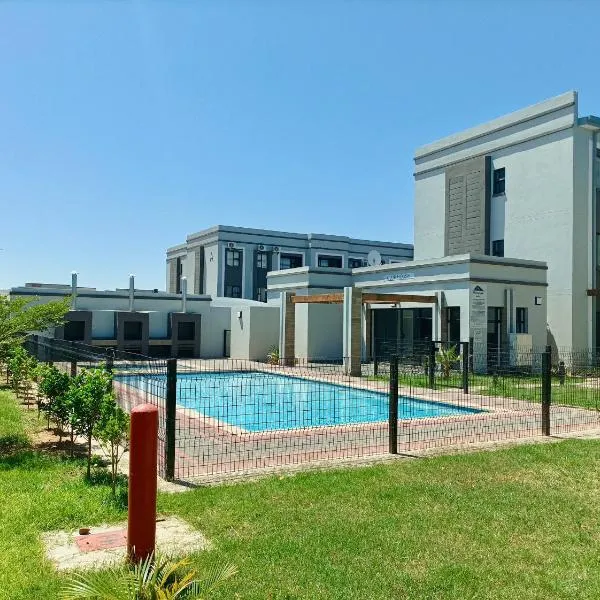 Tranquil Haven Suites, ξενοδοχείο σε Γκαμπορόνε