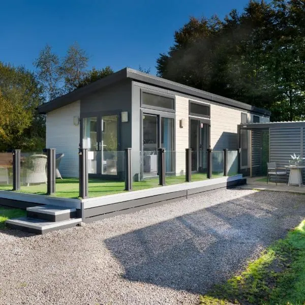 Silverdale Lodge, HotTub, Wi-FI, Quiet & Sleeps 4、Wartonのホテル