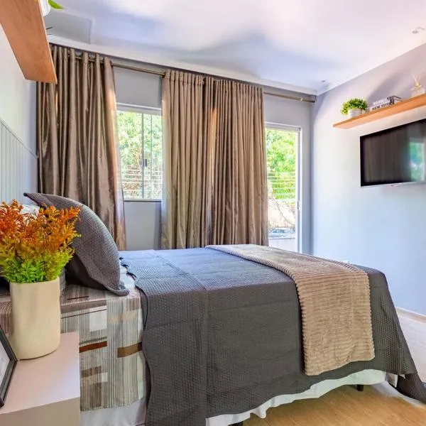 Apto com Ar e varanda a 5 min do aeroporto, hotel em Brasília