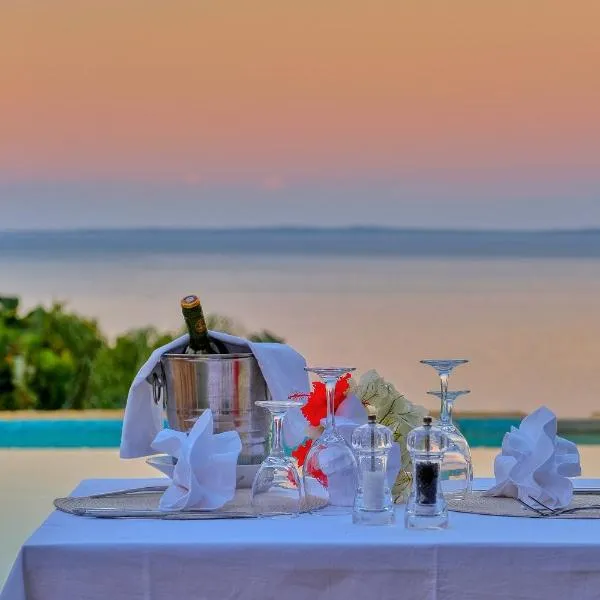 Manja Kely Lodge - Nosy Komba Island, hotel u Nosy-Beu