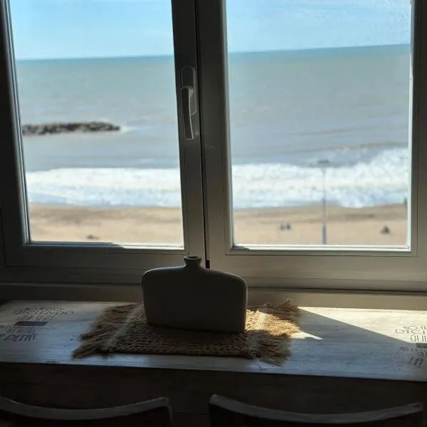 Monoambiente frente al mar hermosa vista, hotel en Mar del Plata