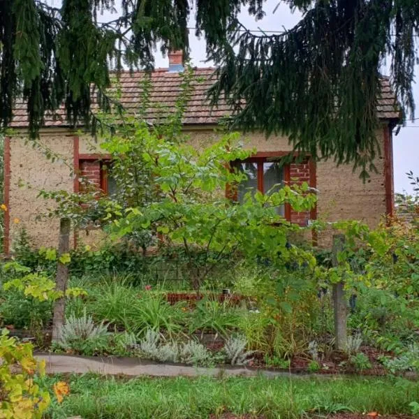 Ruralna kuća za odmor Pozojova hiža - Rural Holiday House, hotel v destinaci Lopatinec