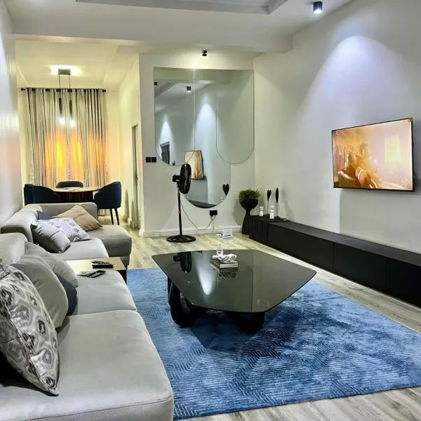 Bytup 2bedroom Apt in lekki,24hrs light, Wifi ,fully serviced apartment , water heater smart tv, хотел в Леки