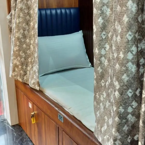 Sunlight Dormitory, hotel v Bombaji