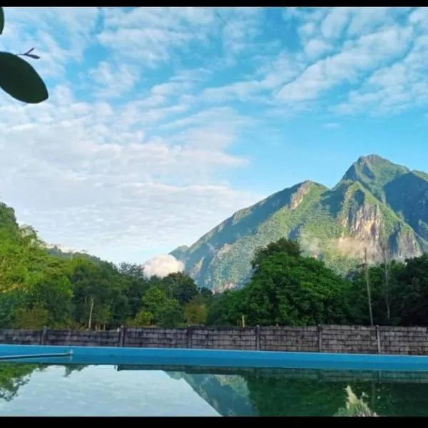 Camping site & Swimming Pool, Hotel in Nongkhiaw
