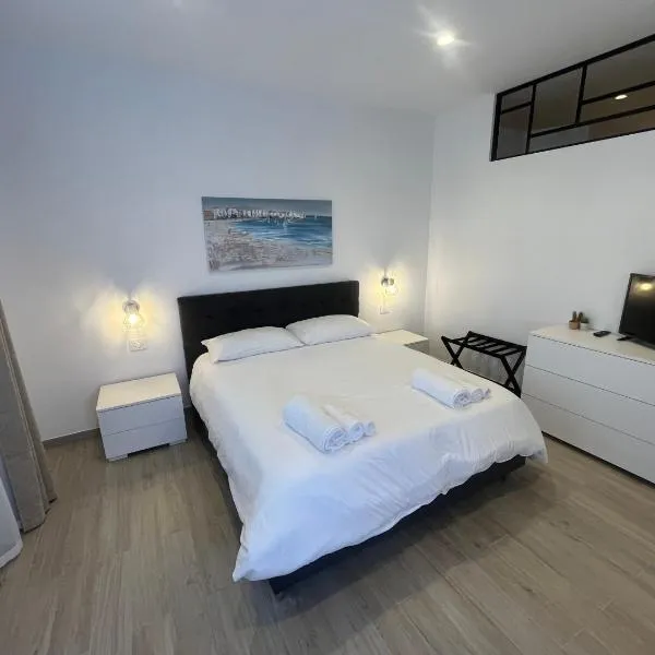 Luxury BaseFCO - Vicino Aeroporto e Mare, ξενοδοχείο σε Isola Sacra