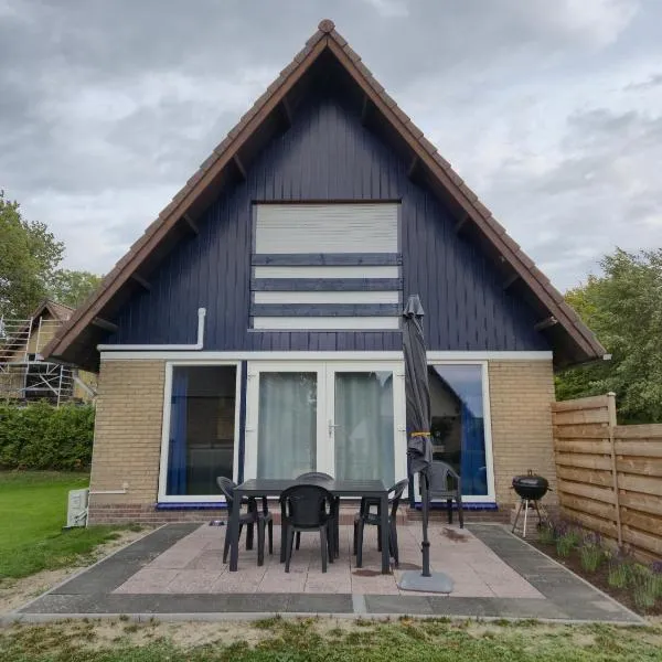 Ferienhaus mit Meerblick, hotel in Lemmer