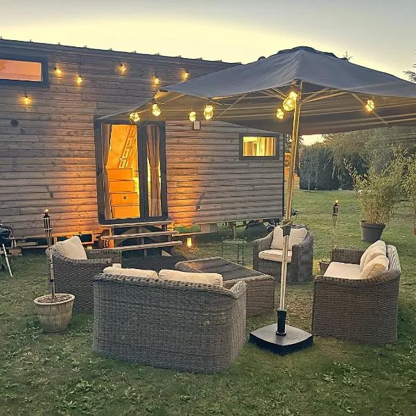 Tiny House avec vue sur le rocher de Saignon, Luberon、セーニョンのホテル