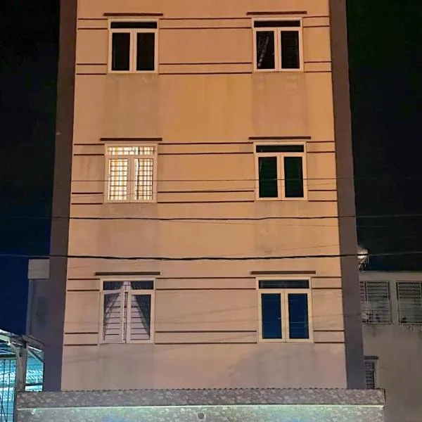 Hotel Hoàng Gia, hotel di Pan Linh