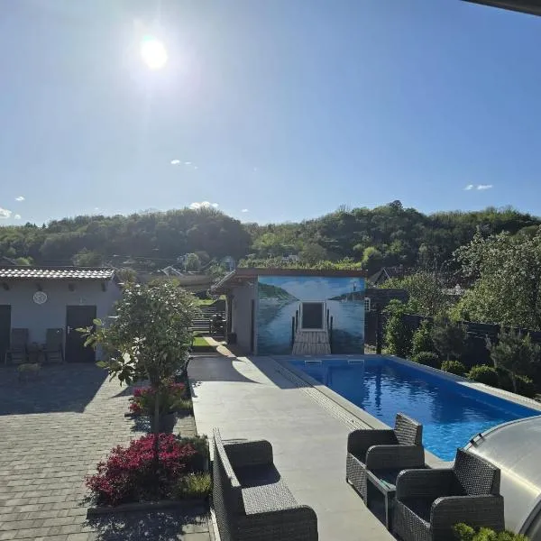 Apartment Sunrise, hotel u gradu 'Batina'