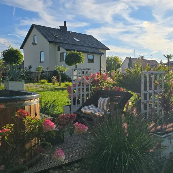 VIP VILLAGE Las Woda Rower - Podgrzewany Basen, Balia, Sauna, hotell sihtkohas Miedzierza