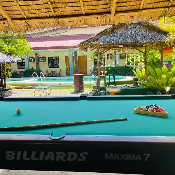 La Casa d Aitor Poolside Apartments with Wood Fired Pizza near city center, hotel di Kota Puerto Princesa