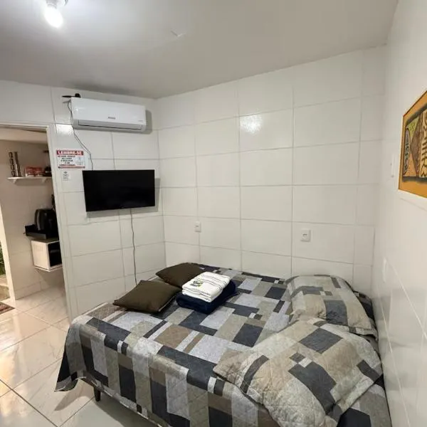 Cantinho Aconchegante- Quarto 03 Família - com AR, hotel en Bayeux