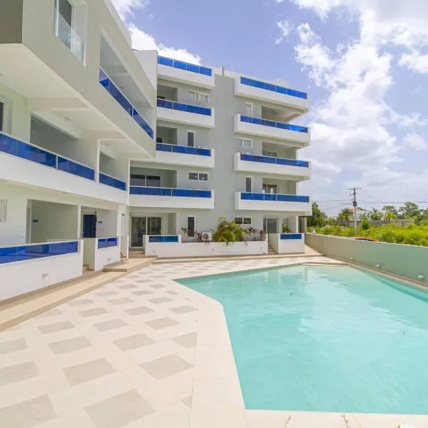 Modern 2BR Condo with Pool 10min walk to Beach - Caribbean Rose, hotel in San Rafael del Yuma