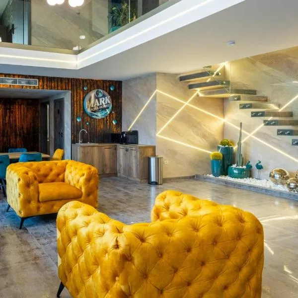 Mark AquaHouse, hotel in Gyula