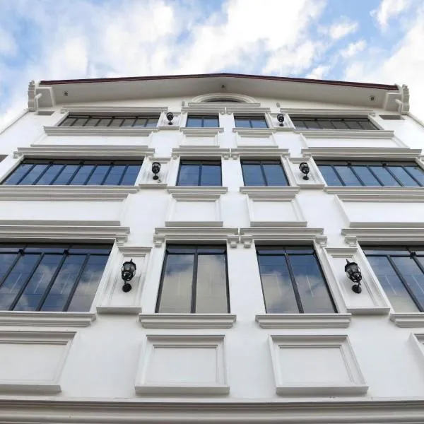 Makati Riverside Inn, hotel en Manila