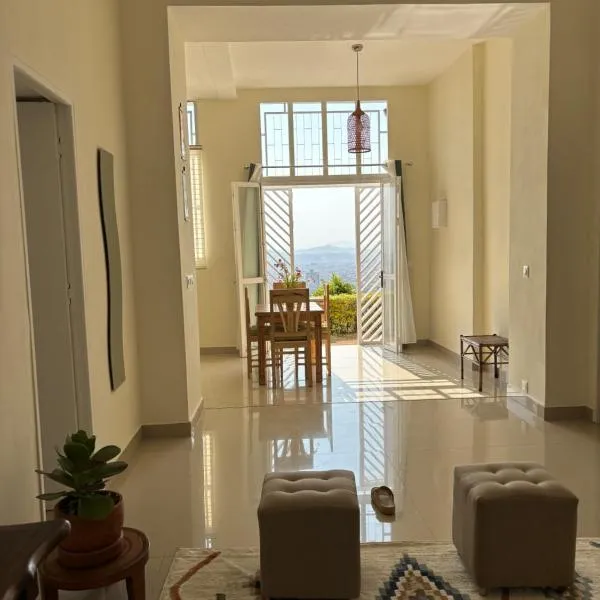 Golden Sunset - Appart'Hôtel -Vue sur la ville, Hotel in Antananarivo