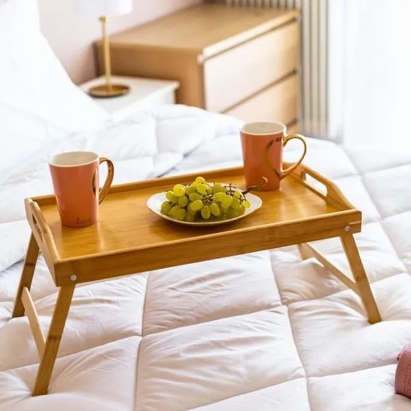 Stylish 2BD with Balcony in Central Athens, хотел в Атина