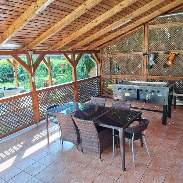 Iza Vendégház, hôtel à Hajdúszoboszló