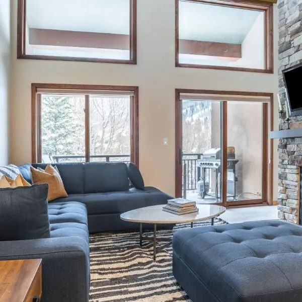 Cloud 9 by AvantStay Located at the Base of Vail Ski Resort w Community Pool Hot Tub, hotel din Vail