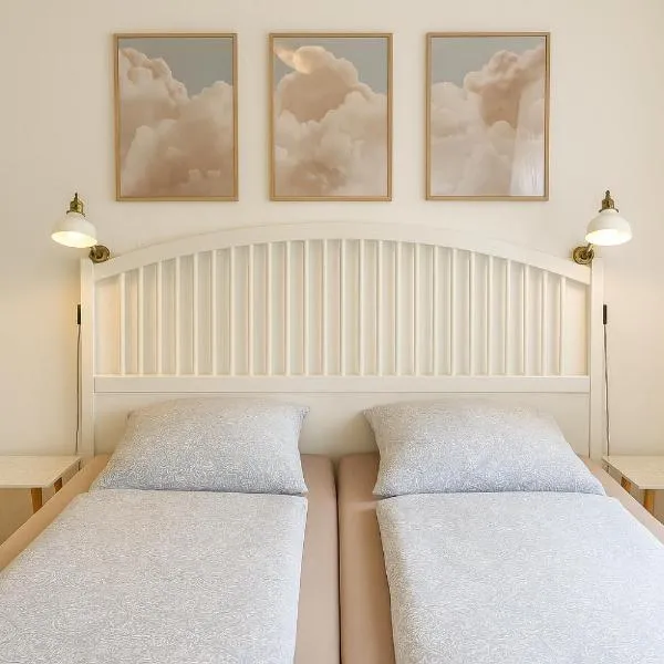 CUXTräumer by CUXHomes - Ruhige Ferienwohnung im Grünen, WLAN und Parkplatz, Nähe Strand, Wernerwald, hotel v destinaci Cuxhaven