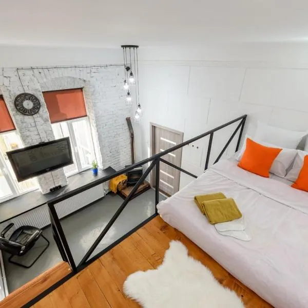 Простора квартира в центрі міста біля площі Філармонії, hotel v destinaci Černovice