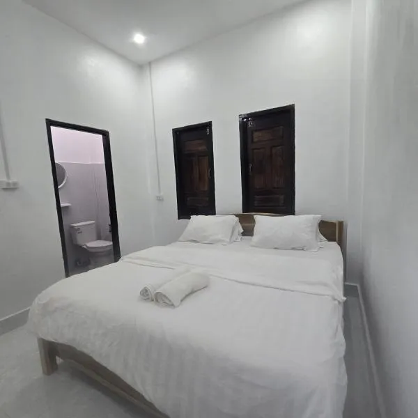 Pinkeo Guesthouse, готель у місті Nongkhiaw