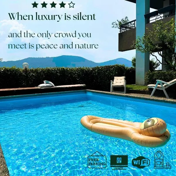 Luxury apartment with pool, hotel v destinaci Collina d'Oro